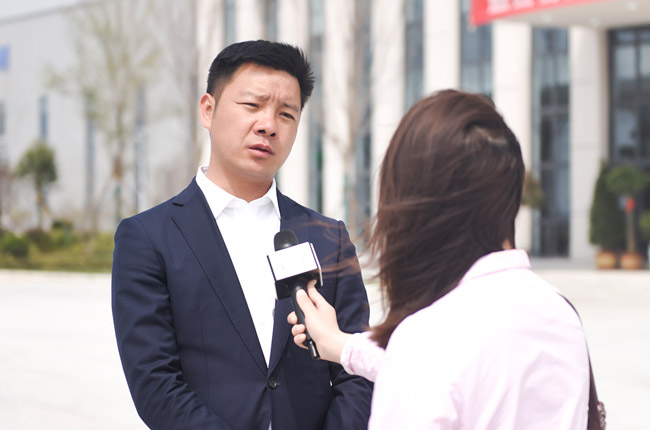 楊乾總經理接受河南電視臺采訪