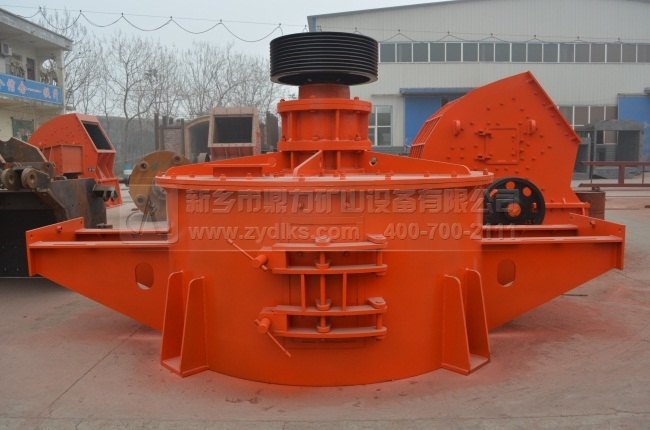 立軸式?jīng)_擊破碎機(jī)