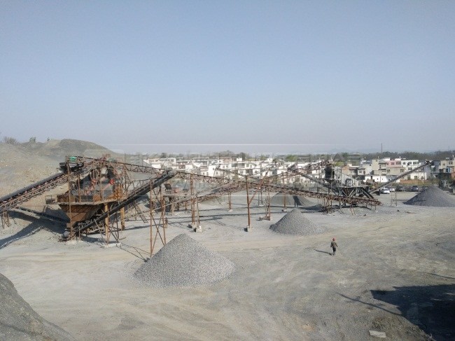 振動篩在砂石生產線中的作用