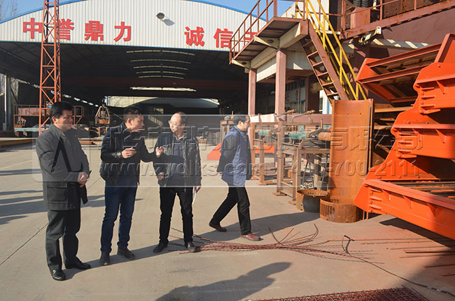 ���u�����N�۽����м��ش𿼲�F���}