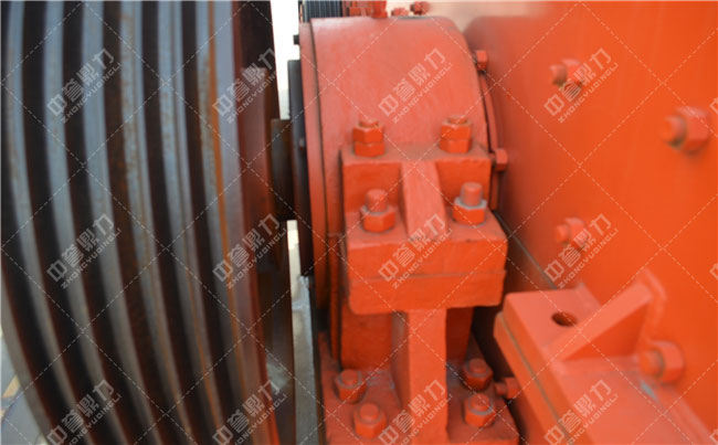 錘式破碎機(jī)局部驅(qū)動(dòng)