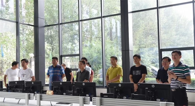 ����F(tu��n)�ڶ����̄�(w��)̽ӑ�F(xi��n)��(ch��ng)