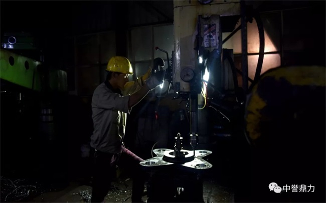 �Ӱ�����