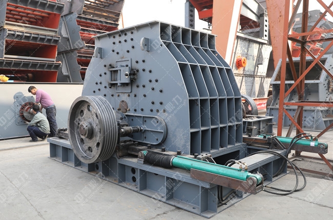 硬巖錘式破碎機(jī)