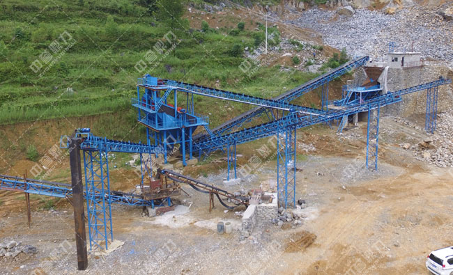 安裝完畢的輸送和篩分設備