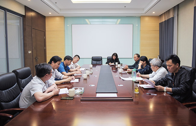 新鄉市工信局及新鄉職業技術學院導蒞臨中譽鼎力交流校企合作