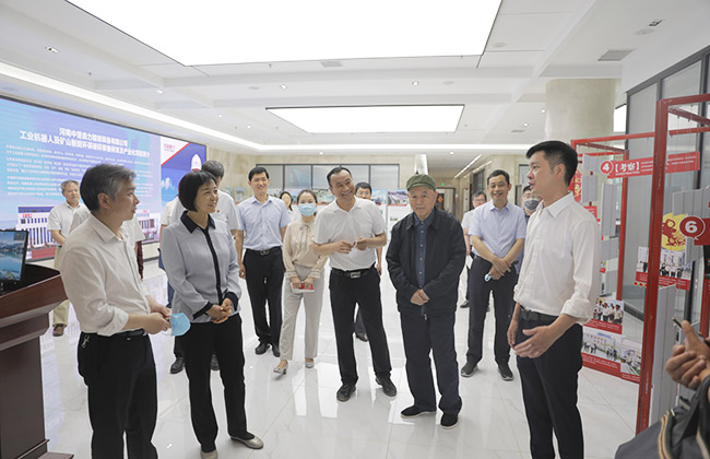 ����ʡ�˲Ź����΄ն����{�нM�W�R���u����ָ���{��