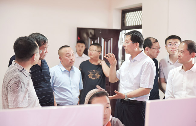 �˽����u�����Vɽ���a����ϵ�y