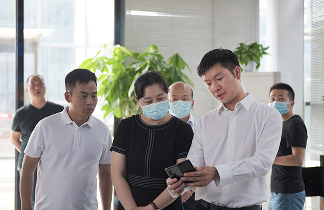 ���������L(zh��ng)��B���u(y��)�����Vɽ�ܼ�APP